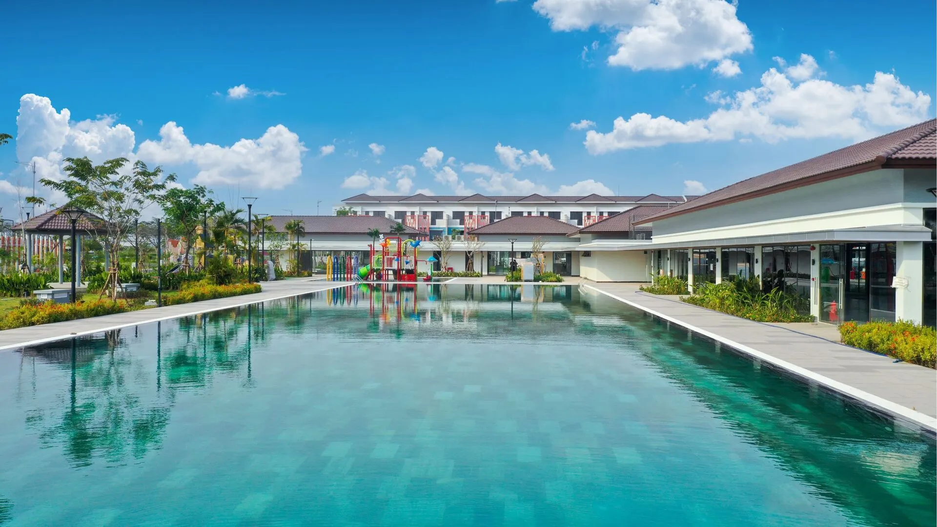 Hồ bơi đạt chuẩn
